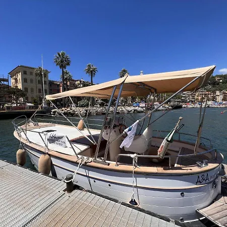 Mazzini 12 Very Central Apartment With Private Garage, Air Conditioning, Wifi, Just 50 Meters From The Beach Rapallo Exterior photo