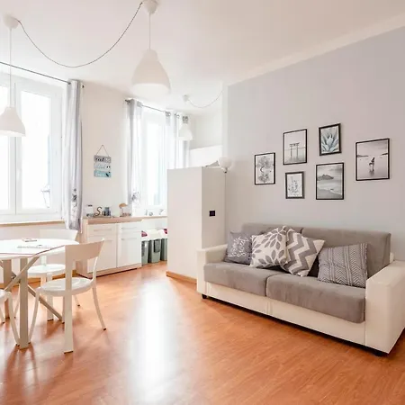 Mazzini 12 Very Central Apartment With Private Garage, Air Conditioning, Wifi, Just 50 Meters From The Beach Rapallo Exterior photo