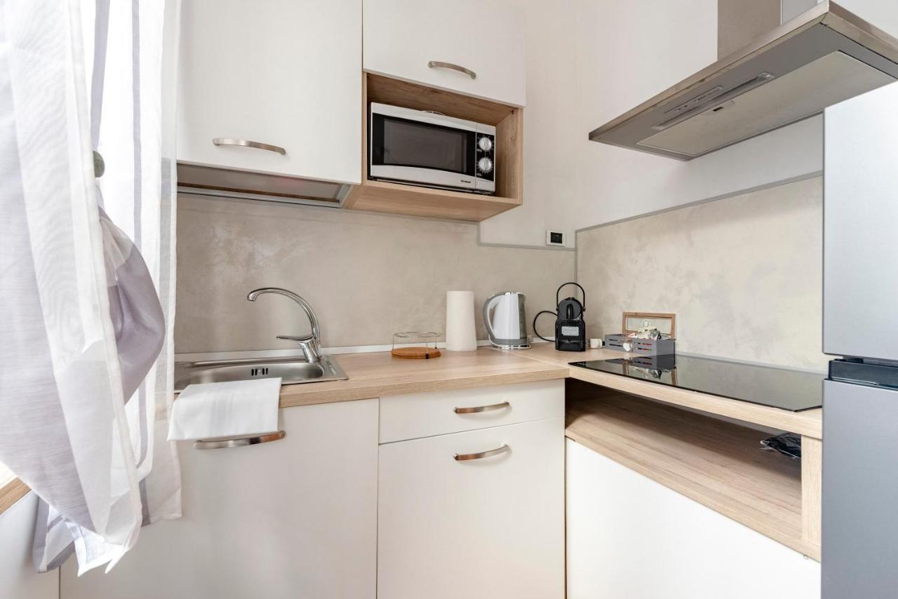 Mazzini 12 Very With Private Garage, Air Conditioning, Wifi, Just 50 Meters From The *