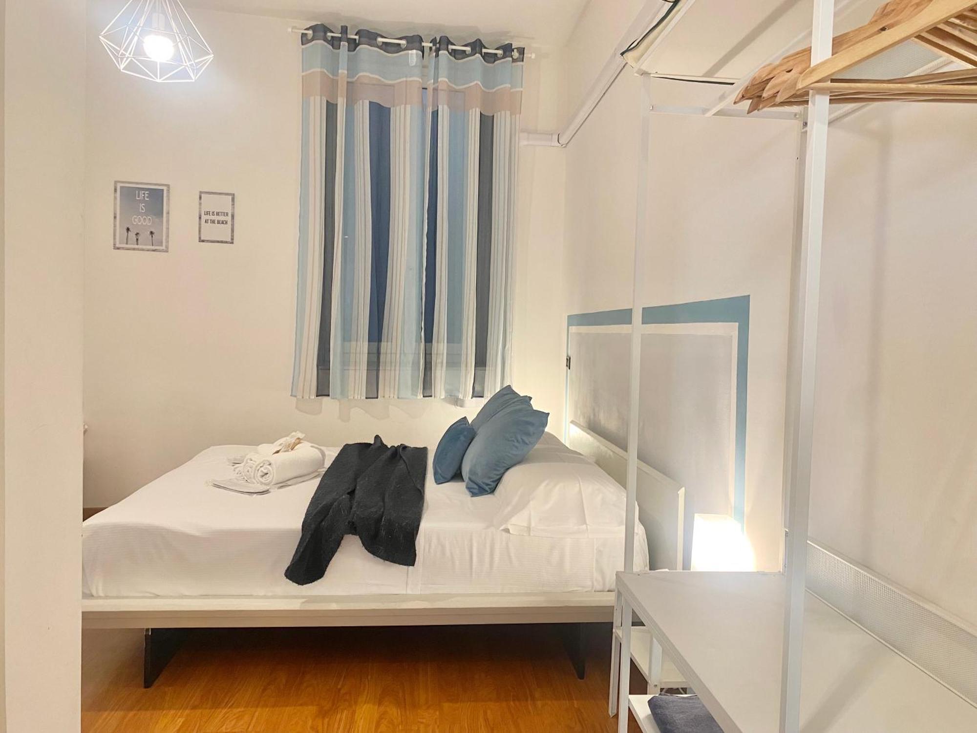 Mazzini 12 Very With Private Garage, Air Conditioning, Wifi, Just 50 Meters From The